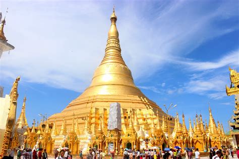 ¡Sumérgete en la Historia y la Belleza de la Pagoda del Templo Huangxing!