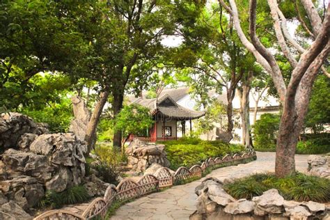 ¡El Jardín del Milenario: Un paraíso zen escondido en el corazón de Suzhou!